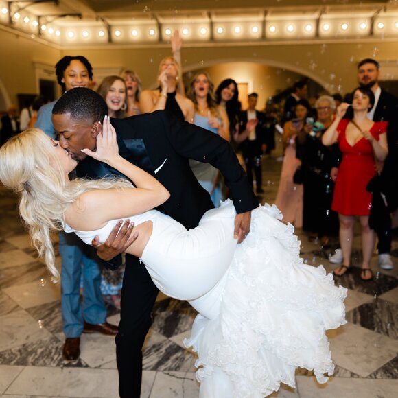 Ava Presley Size 4 and size 6 Color Off White - close to white - Picture 2 of 4